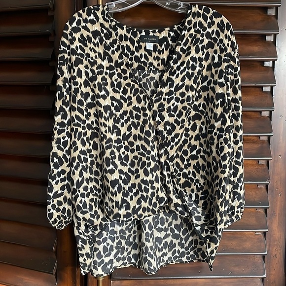 Ava & Aiden Tops - Ava & Aiden Leopard Bias Top Blouse Size Large EUC